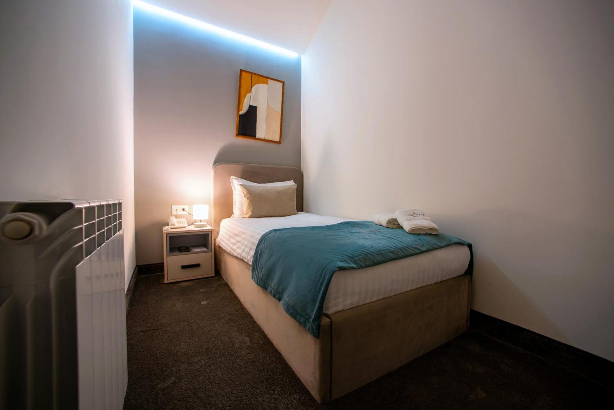 The House Hotel Erévan Extérieur photo