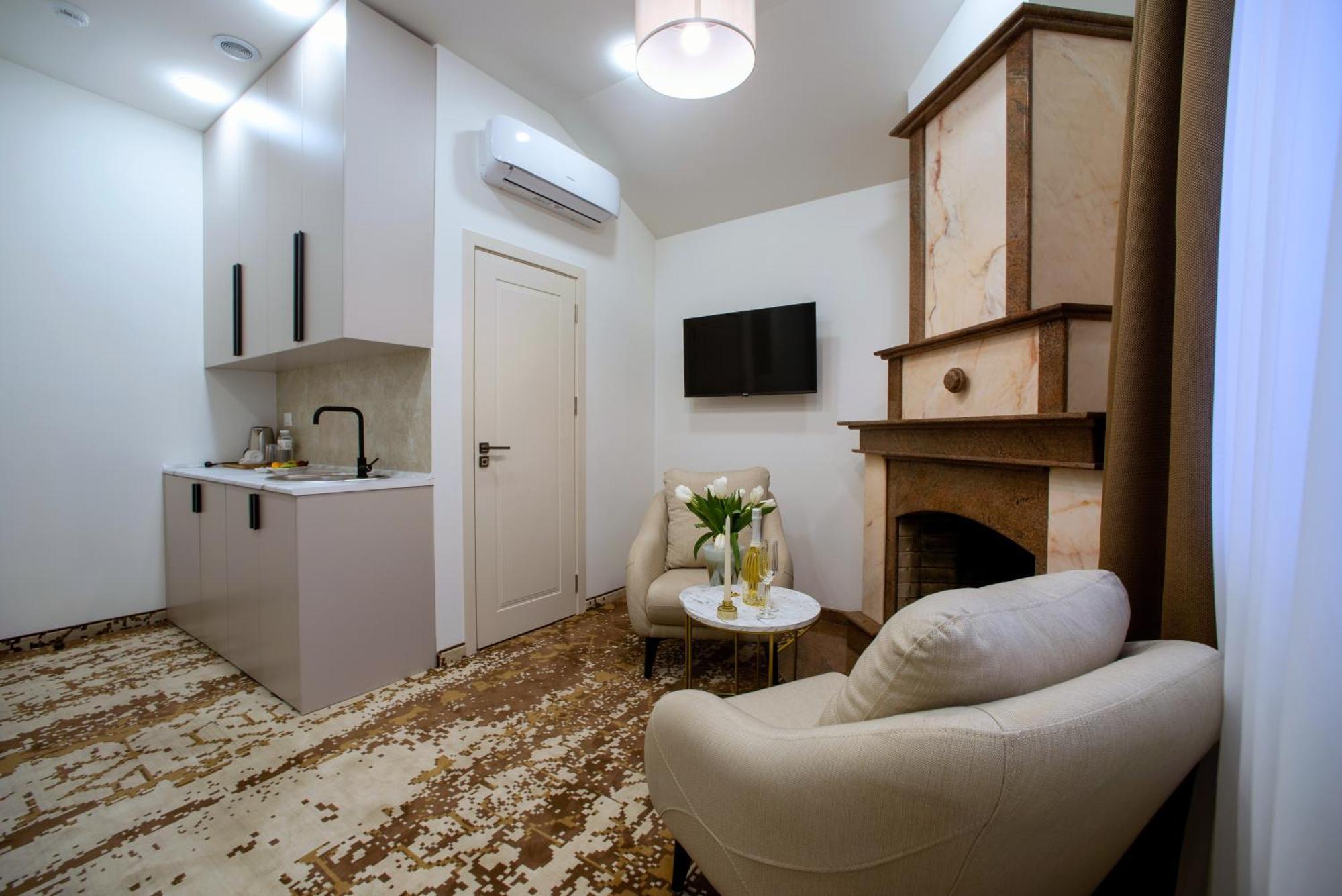 The House Hotel Erévan Extérieur photo