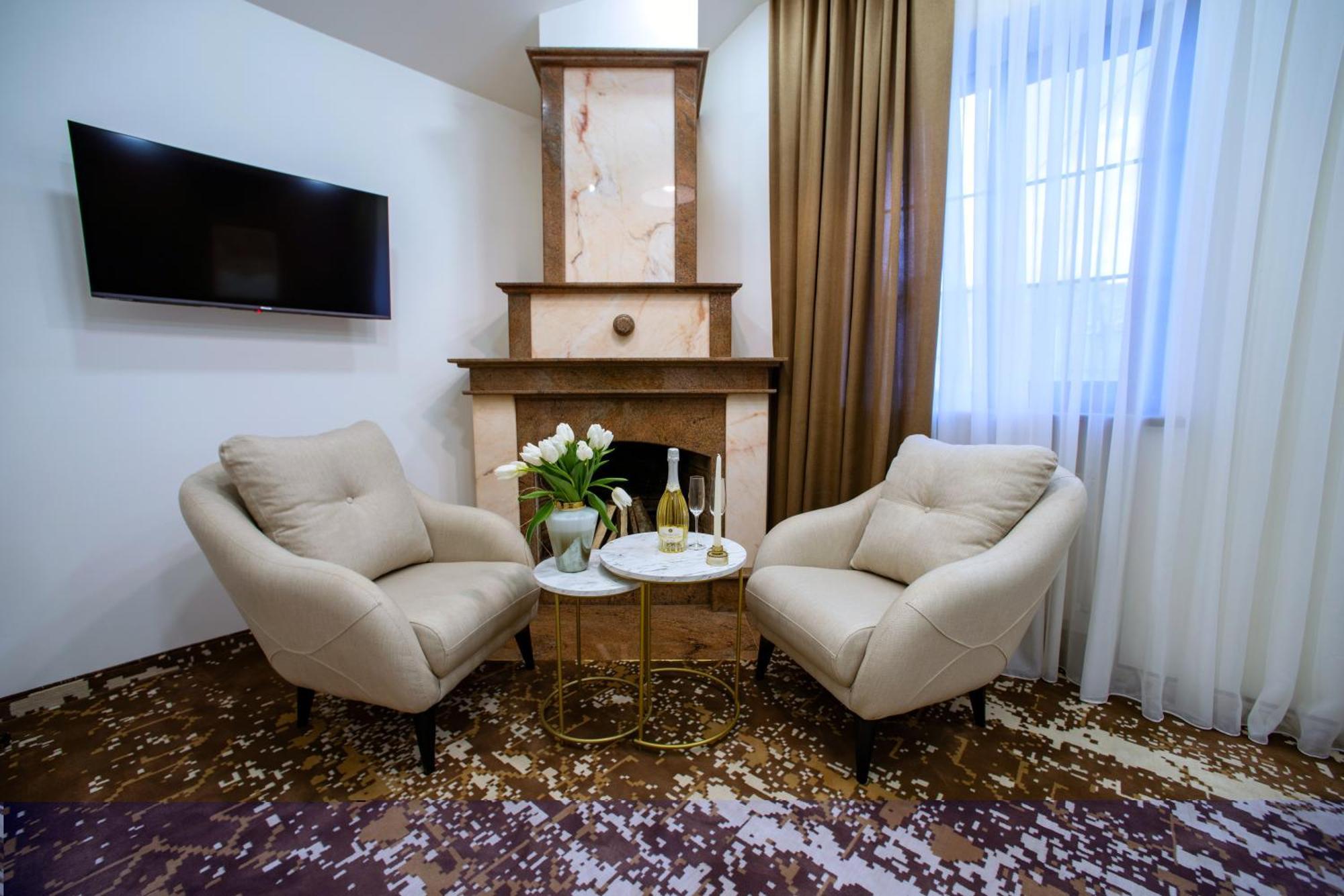 The House Hotel Erévan Extérieur photo